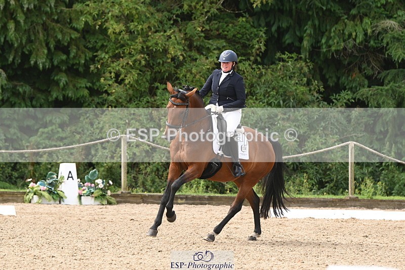 250719A-105240-04082 - 134-Carly.Moore-Taylors.Park.De'.Debutant