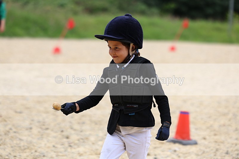 3E7A0103 - Egg and Spoon