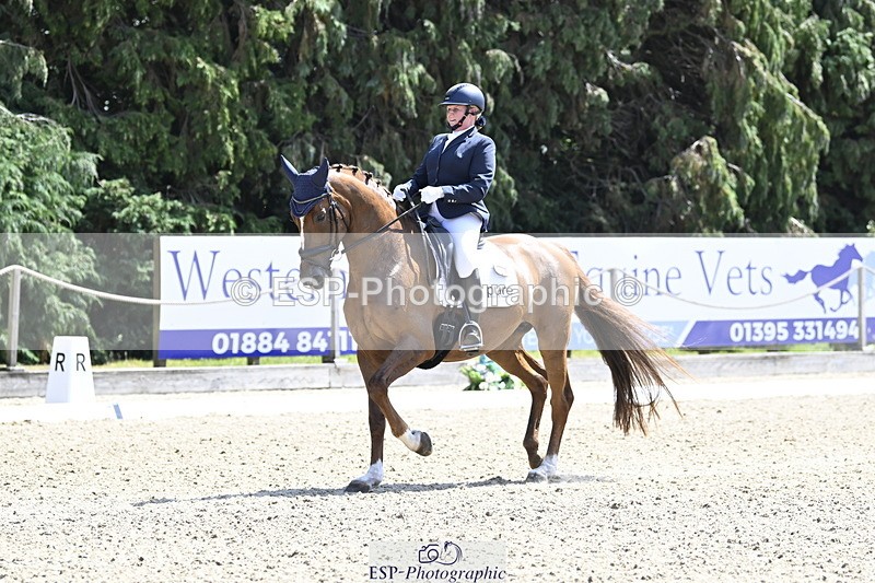 250810A-133721-06715 - 021-Caroline.HuntFancy.That.II