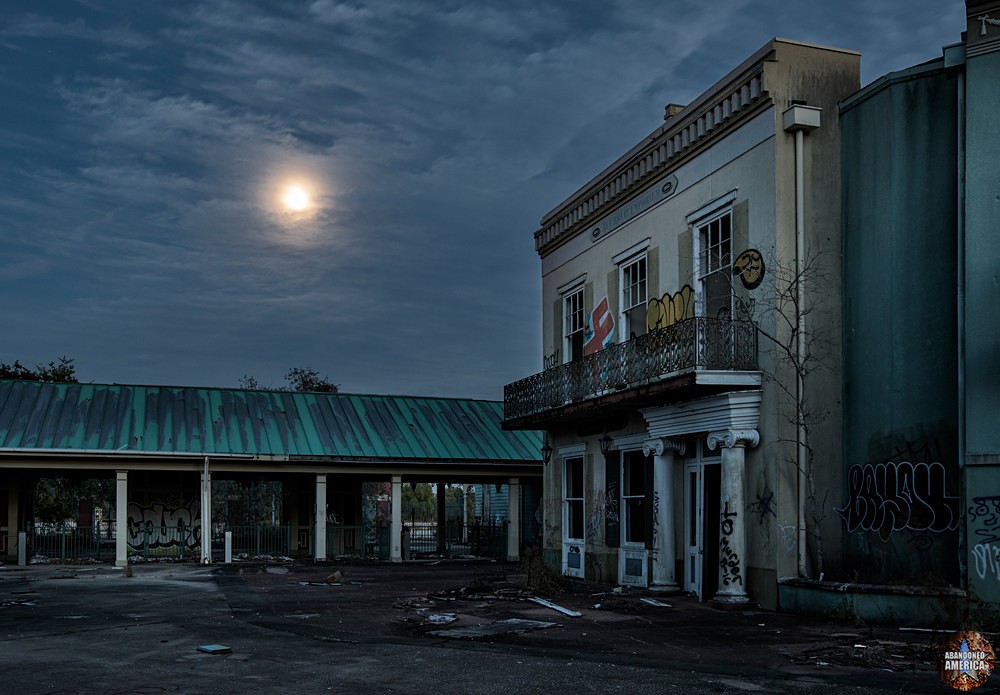 Abandoned Six Flags (New Orleans, LA) | Main Street by Moonlight - Six Flags New Orleans