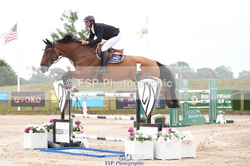 250718-112503-10006 - Cls 2, 3 Star Small Tour Break til End