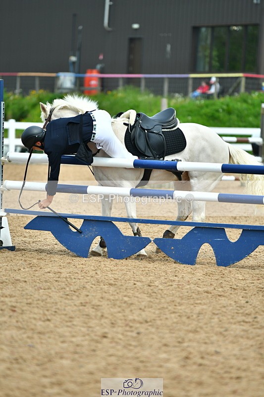 230514A-131124-02882 - Cls 25 Pony Foxhunter & 1.10m Open
