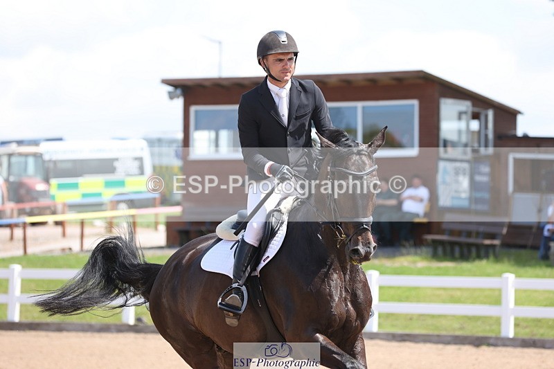 240718A-125938-05343 - Cls 9, 1 Star Bronze Tour 1.10m