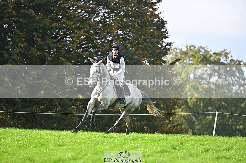 241025-103213-06582 - 001-Cameron.Beer-NEWPORTS.DEFINITELY.UNTOUCHABLE