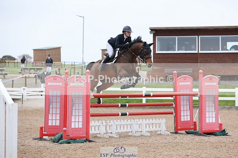 241101A-124859-01824 - FRI Cls 6 Foxhunter and 1.20m Open