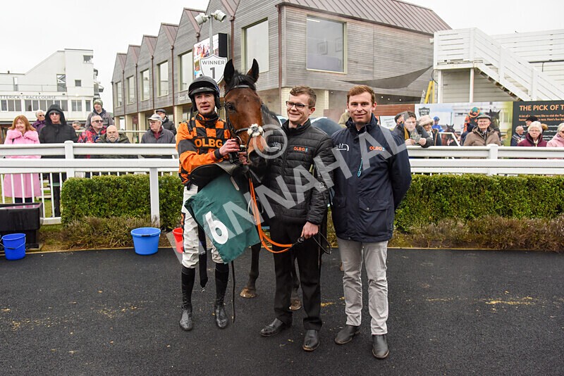 310125-Race 3-Turn And Finish-4507 - Race 3