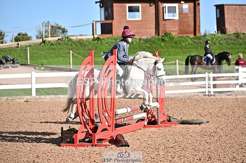 260915-164124-00075 - Clear Round and 60cm