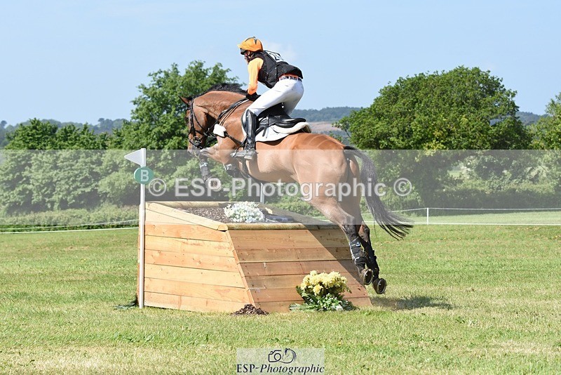 230527-105242-08746 - 260-LOW_MOOR_LUCKY-Tom_Woodward-XC