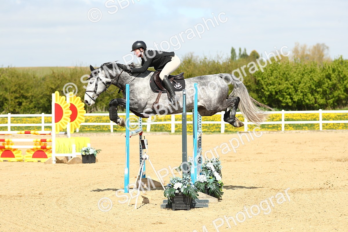 SBM_001300 - Class 5 - Senior Foxhunter 1.20m