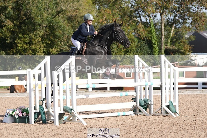 251005-103609-02586 - Cls 22 British Novice and 90cm