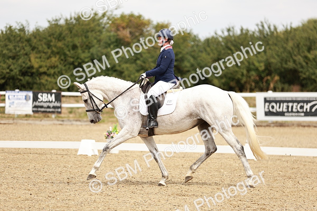 SBM_003003 - Class 6 - Novice 6 Silver - 11.34-12.20