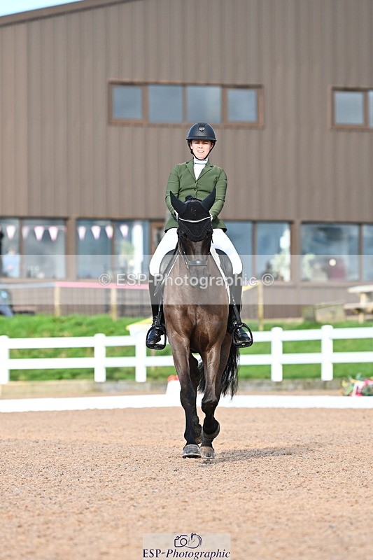 240218A-144538-08925 - 145-Lucy.Amy-Millenium.Falcon