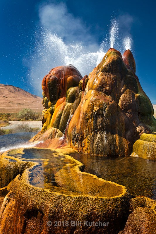 Fly Geyser - Current Show