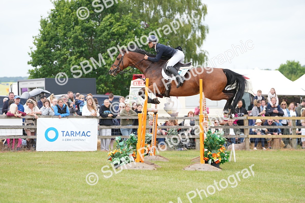 SBM_06585 - Class 202 - National 1.40m Open