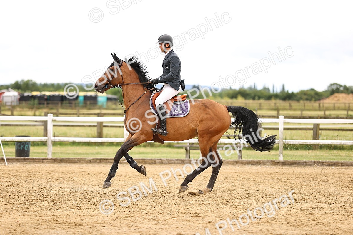 SBM_003332 - Class 21 - Senior Newcomers - 1.10m