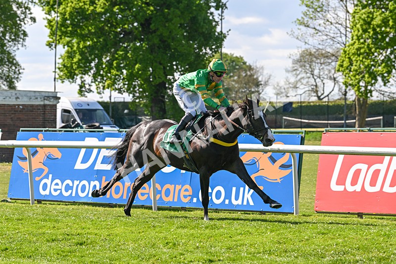 030525-Race 5-Savrola-3242 - Race 5