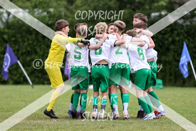 1DX33191 - The Croft V Tregoze