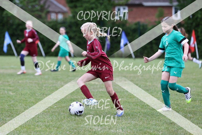 1DX31628 - Covingham Park V Tadpole Farm