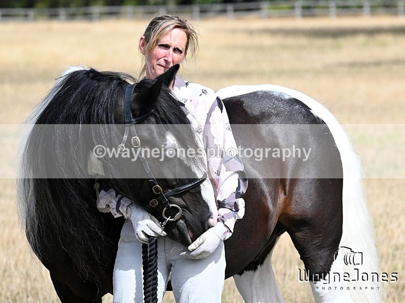 WJ7_9802 - Kellie and Nancy at Swallowfield 31-08-26