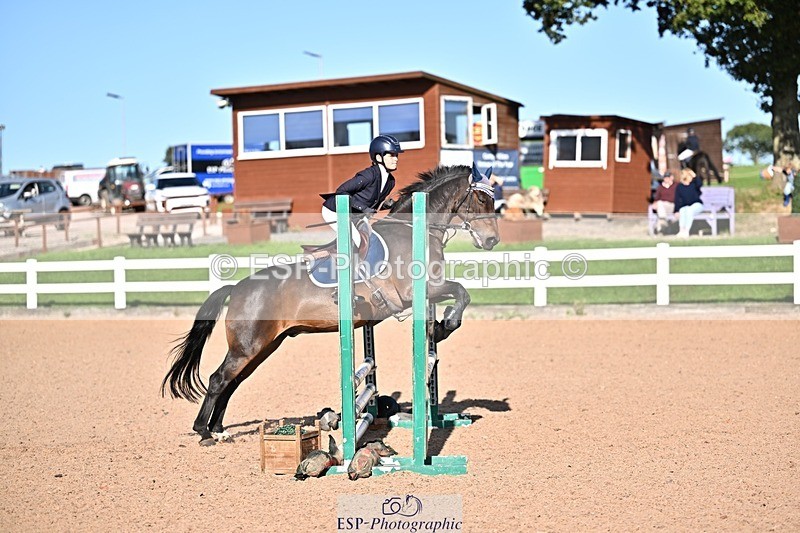 260915-163947-00065 - Clear Round and 60cm