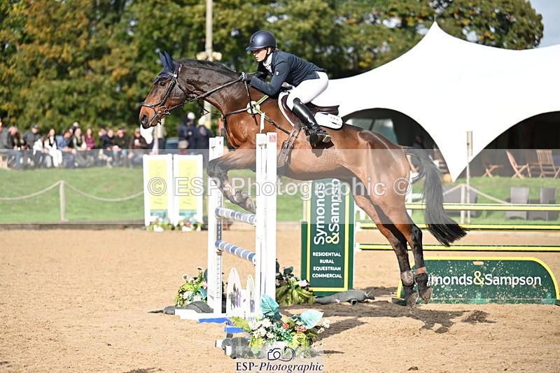 251024A-121103-10266 - C-204-Justine.Parker