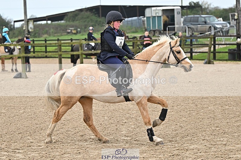 241110-100100-00158 - 40cm Showjumping