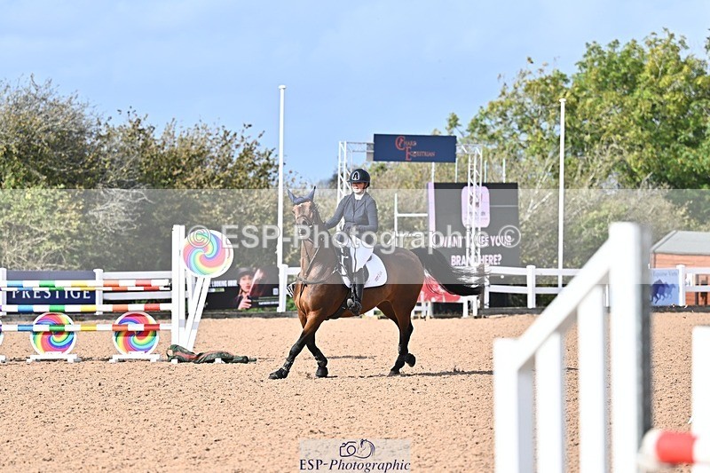 261014-131638-00610 - Cls  05 Snr Newcomers & 1.10m Open