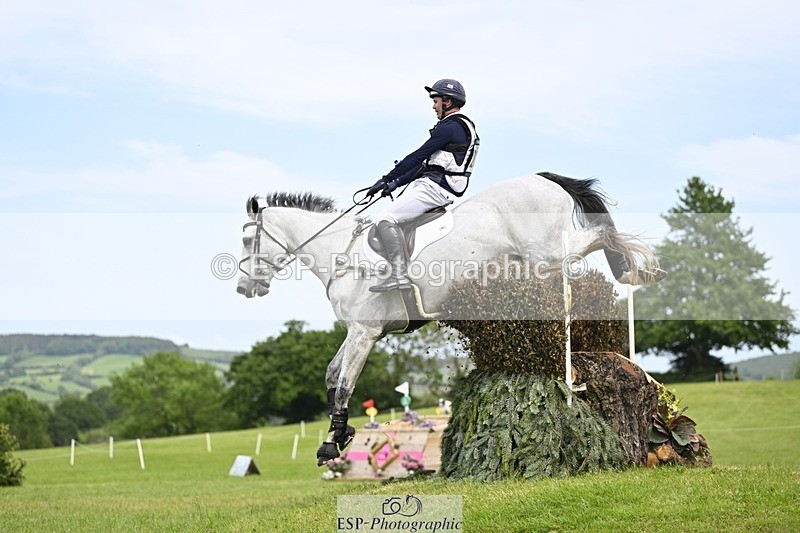 240525-145540-16623 - 207-IE_MR_MCGREGOR-Will_Furlong