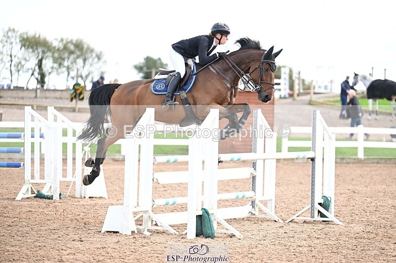 251022-130014-00466 - Cls 4 Snr Newcomers 1.10m