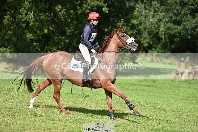 240803-161736-09228 - 280-Rosie_Bradley-Hole-FISHKHOV