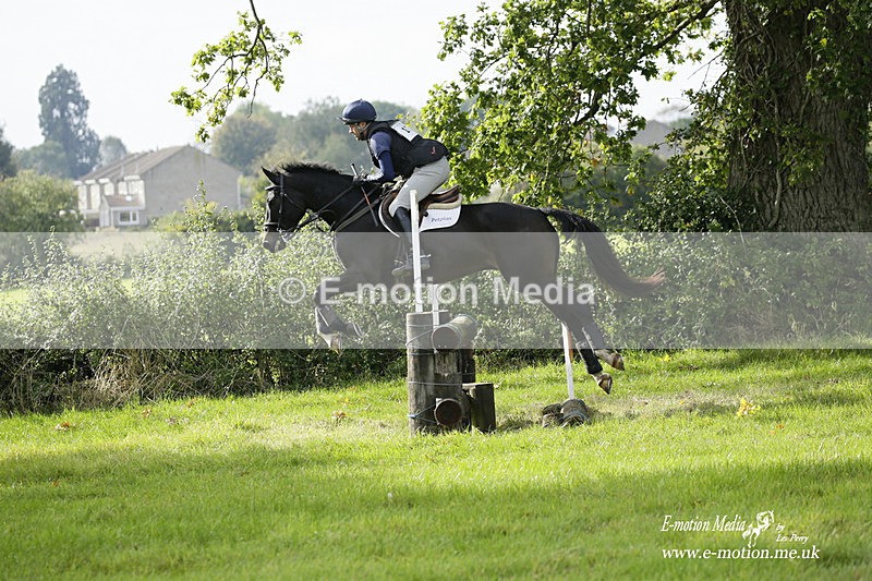  WWHT 171021 2904 - Intermediate (0.90m)  17/10/21