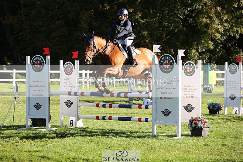 231022-103333-24605 - 656-DUNARD.RED.KNIGHT-Naomi.Watkins-TrotUp+SJ