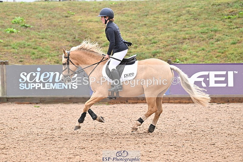 250827B-105315-00182 - Clear Round & Cls 1 Brit Nov 90cm