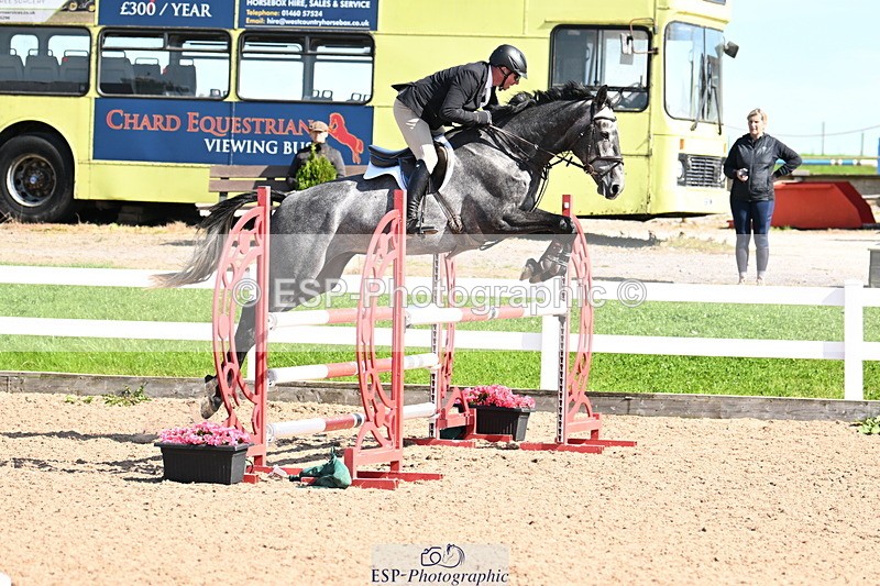 240914A-140605-07533 - Cls 24-S 1.05m Amateur Qualifier