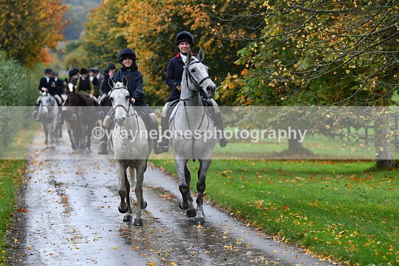 WJ5_6200 - B&B walk back for Hunt Tea !
