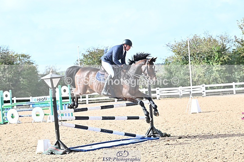 261014-130622-00567 - Cls  05 Snr Newcomers & 1.10m Open