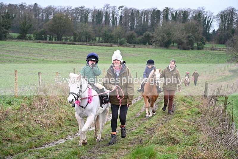 WJ7_9522 - Walk out..