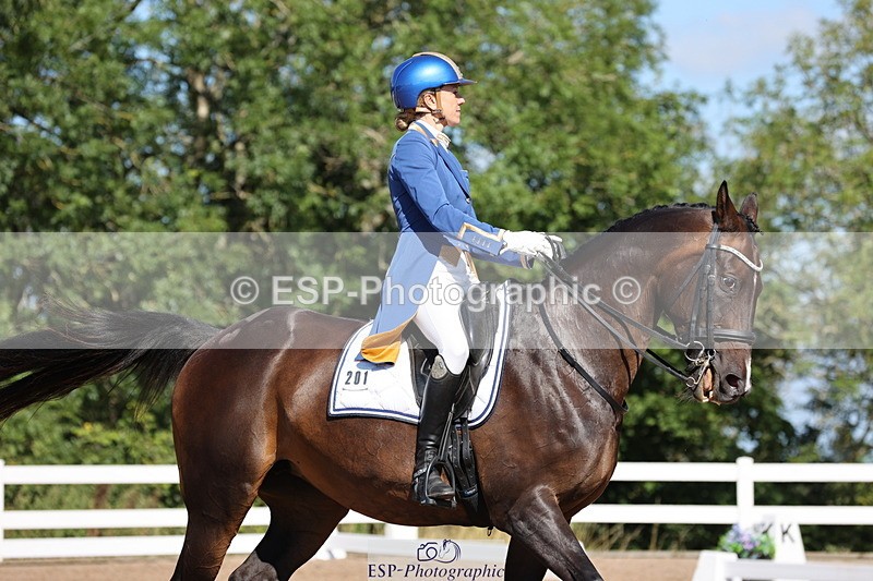 240816A-101720-02855 - 201-Natasha.Collings-Costello-Dovevale.Tender.Dove