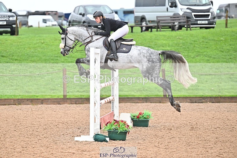 251003-132417-01103 - Cls 3 Foxhunter and 1.20m