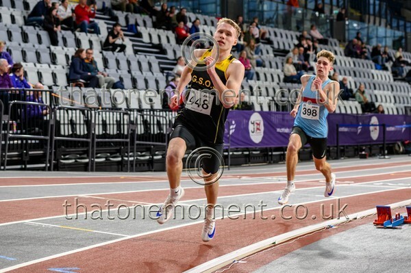 AgeInd25SUN-916033 - Track Male