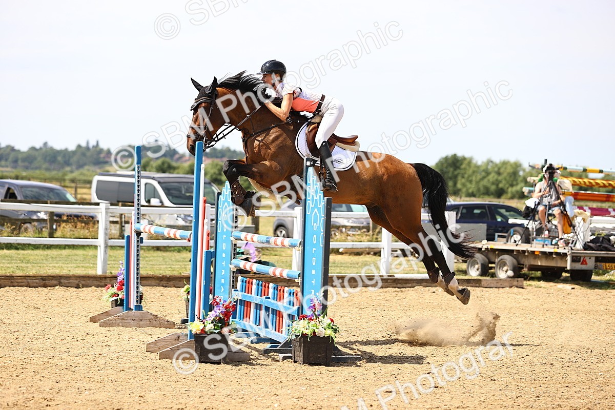 SBM_000646 - Class 15 - Redpost Equestian Senior Foxhunter - 1.20m
