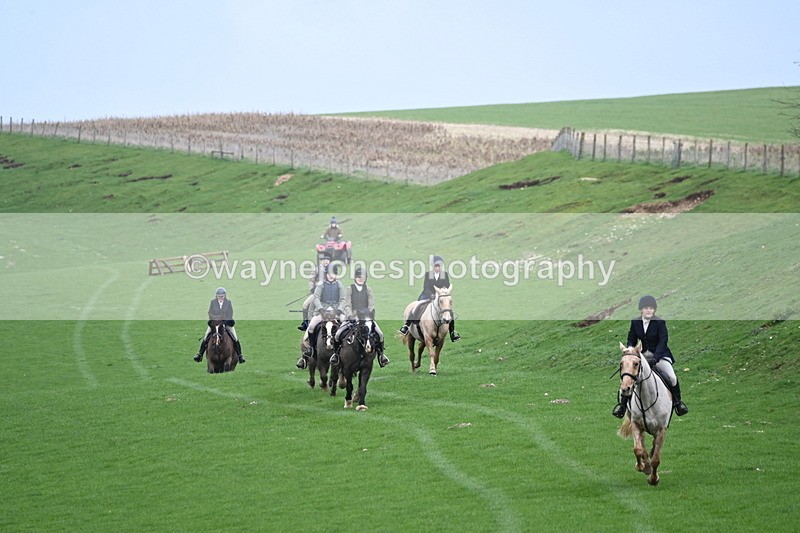 WJ6_9272 - Line Three