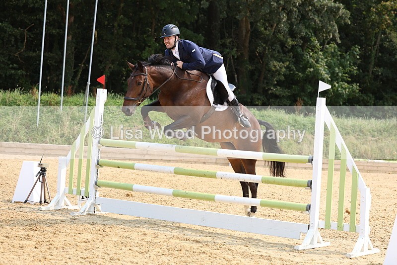 3E7A2448 - Class 8: Senior Newcomers/1.10m open