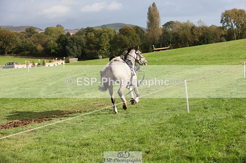 231020-141120-09302 - 120-VAN.KAUNITZ-Sara.Squires-XC