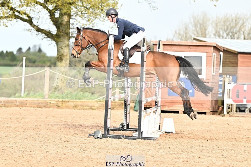 250416-093918-00070 - Cls 1 British Novice and 90cm