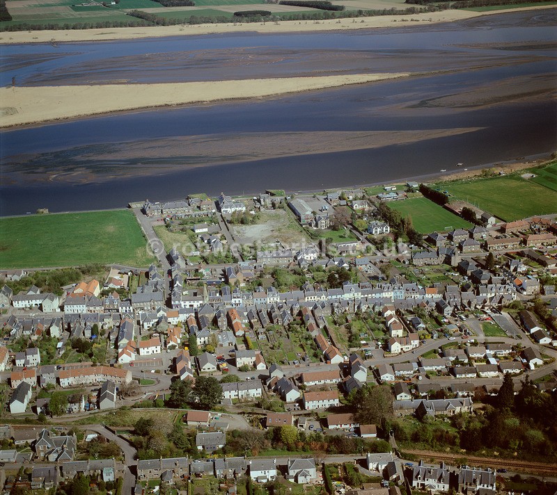 A00006B Newburgh on the River Tay in 2001 - Settlements, infrastructure and attractions