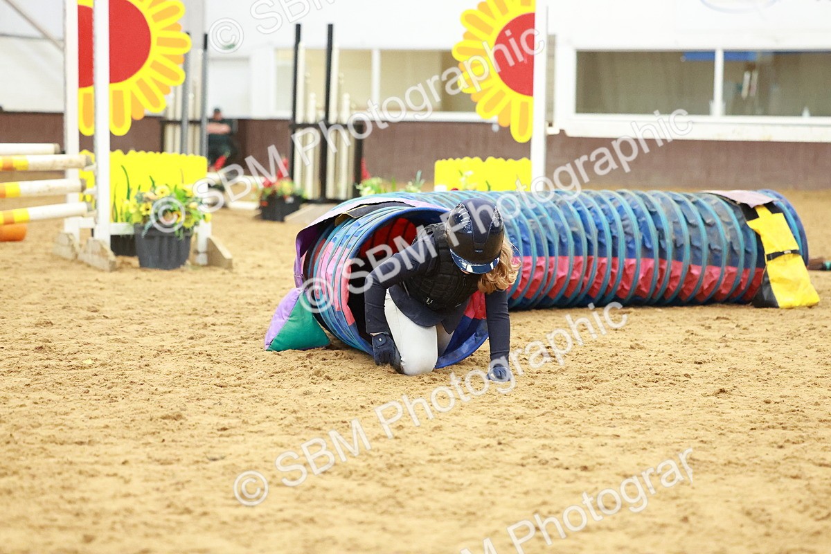 SBM_002174 - Class 3 - Horse & Hound (60cm)