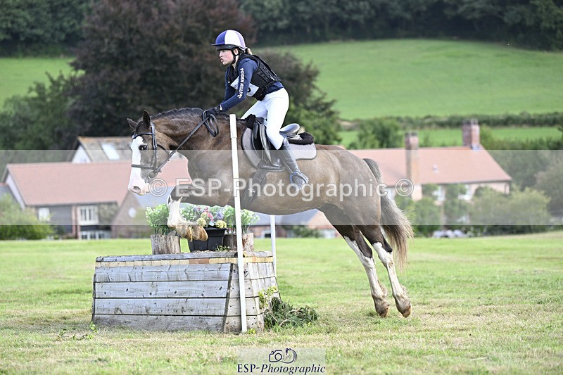 240825X-110307-32426 - 70cm XC 11.00 to 12.00