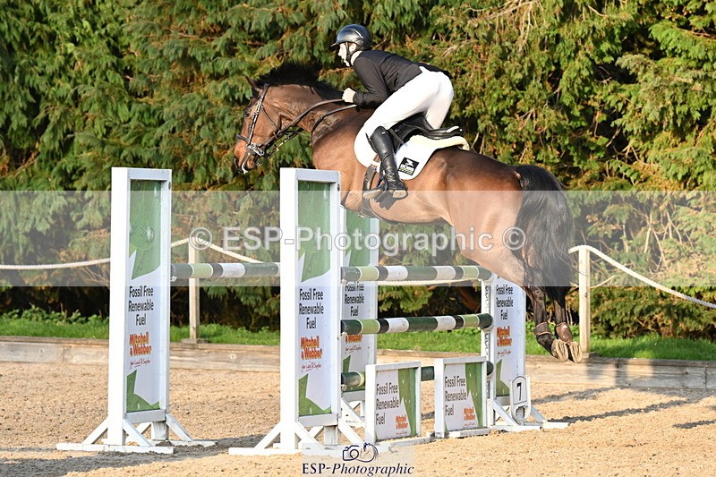 250322A-171211-03716 - Cls 14 Snr Fox & 1.20m Open