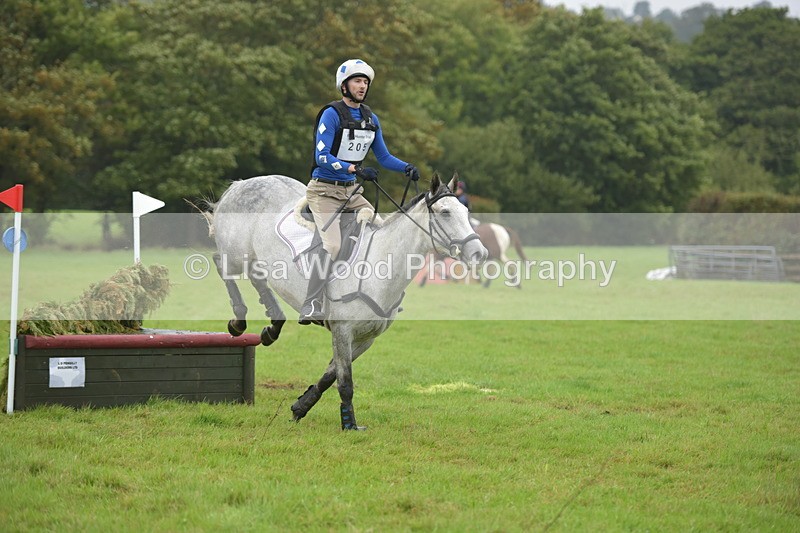 RAY_9719 - Class 2: 70cm: Corner